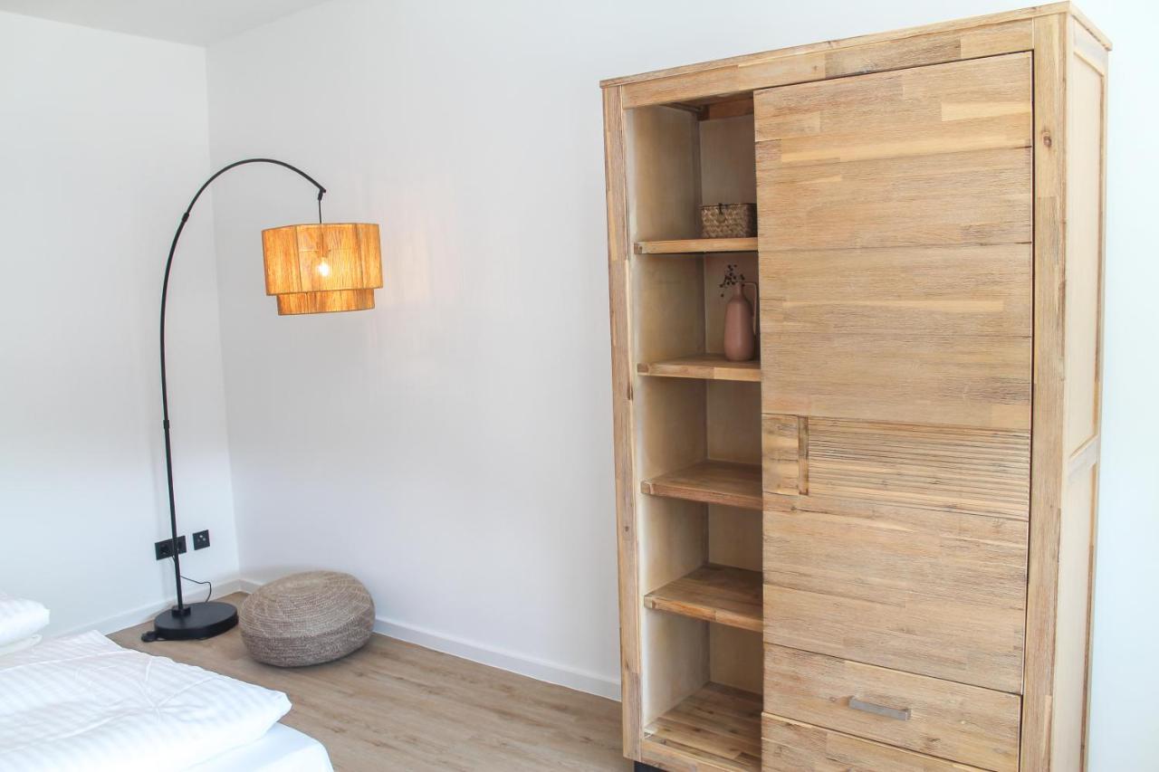 קובלנץ African-Style Apartment - Stadtnah, Parkplatz, E-Ladestation Fuer Auto & Fahrraeder, Gitterbox Fuer Fahrraeder, Fitnessstudio מראה חיצוני תמונה