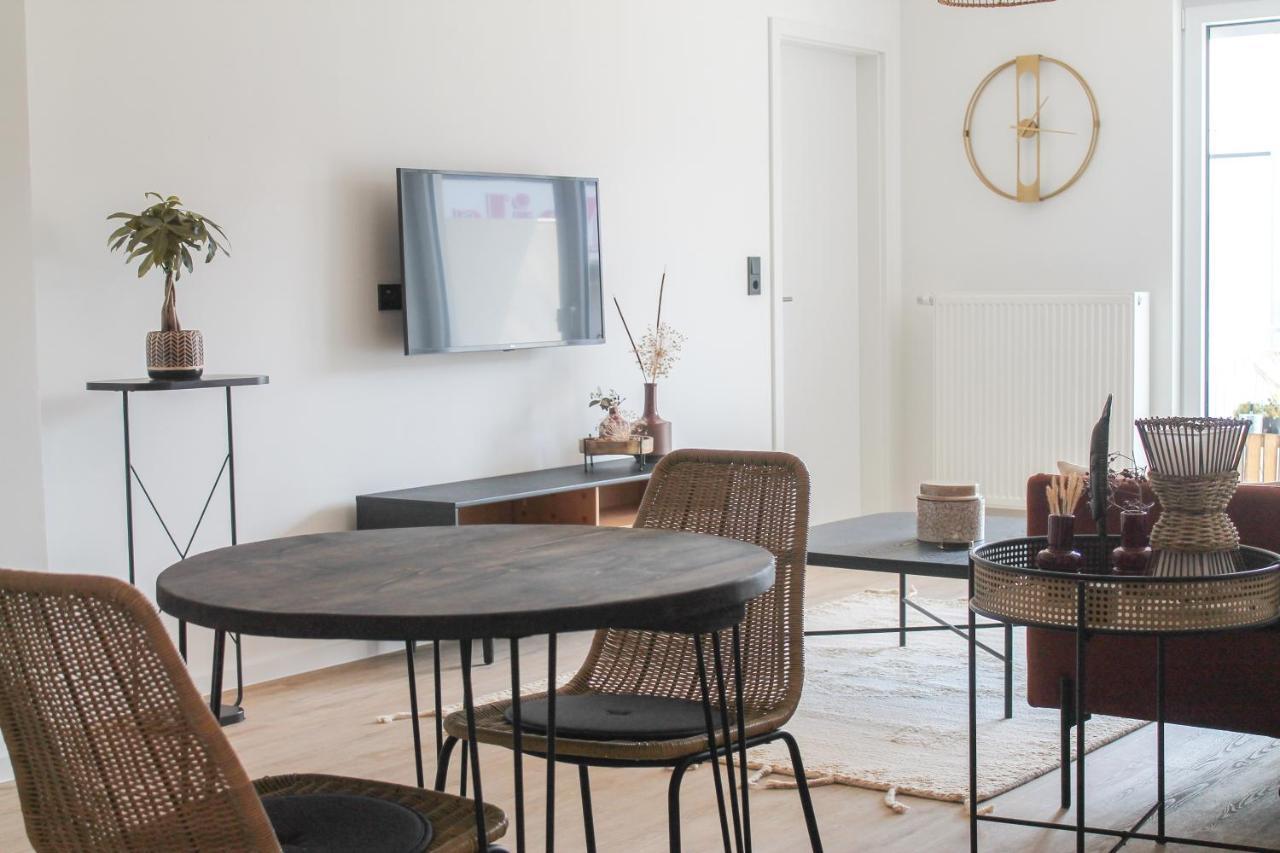 קובלנץ African-Style Apartment - Stadtnah, Parkplatz, E-Ladestation Fuer Auto & Fahrraeder, Gitterbox Fuer Fahrraeder, Fitnessstudio מראה חיצוני תמונה